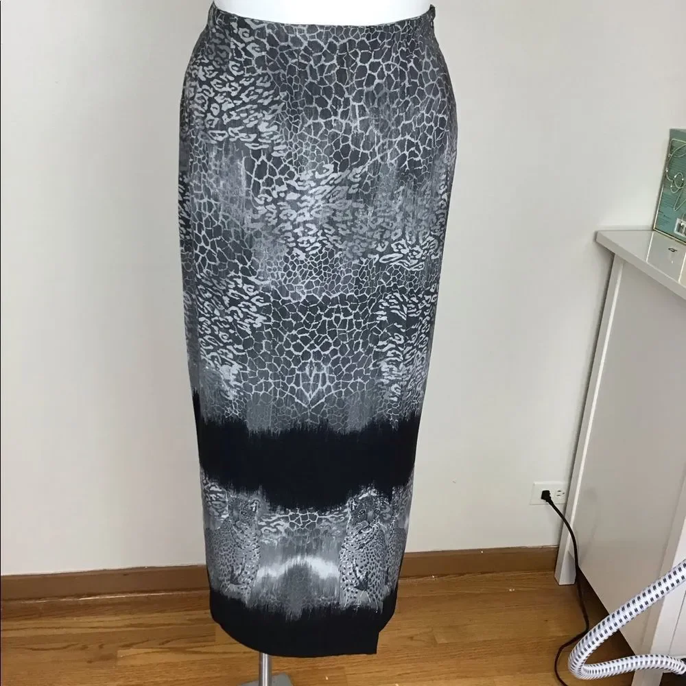 Gianni gray 2 pc skirt and top set size 12.